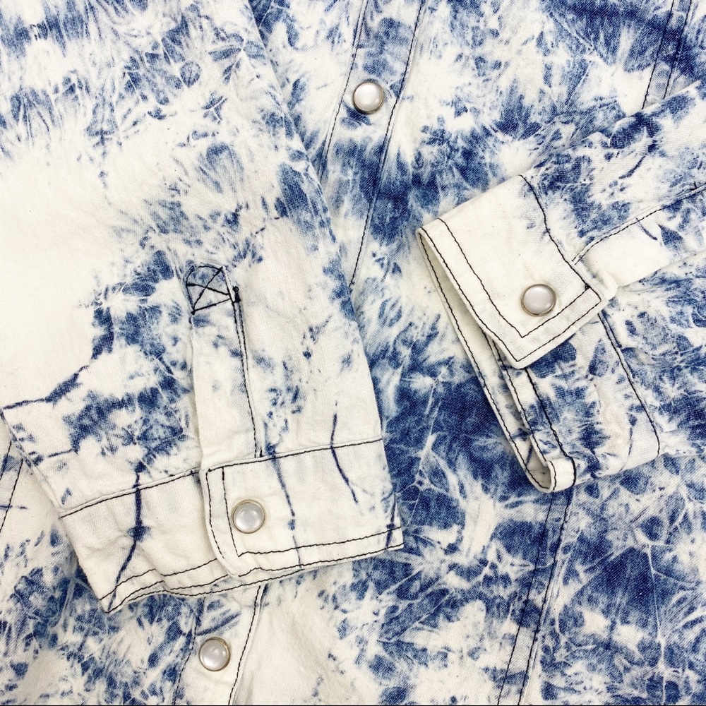 Carmar Bleached Chambray Pearl Snap Western Rodeo Top - Picture 6 of 10